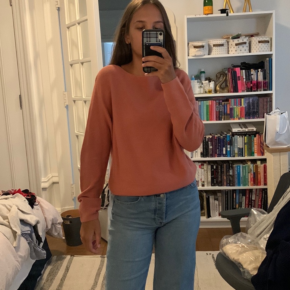 Salmon pink Uniqlo thermal knit sweater. M